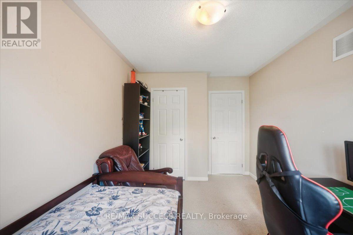 205 NISBET BOULEVARD - 37
