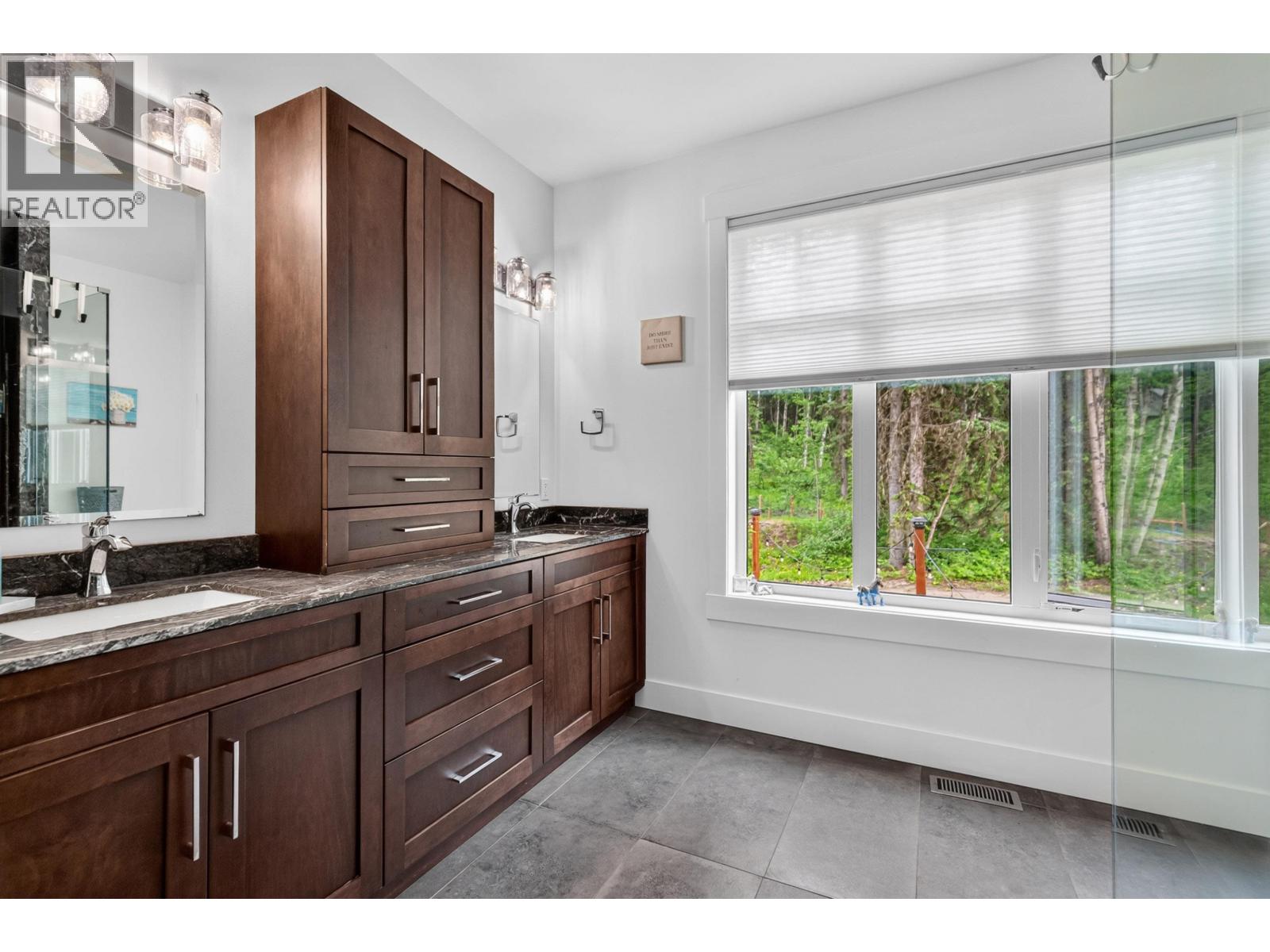 110 WESTVIEW ROAD - 32