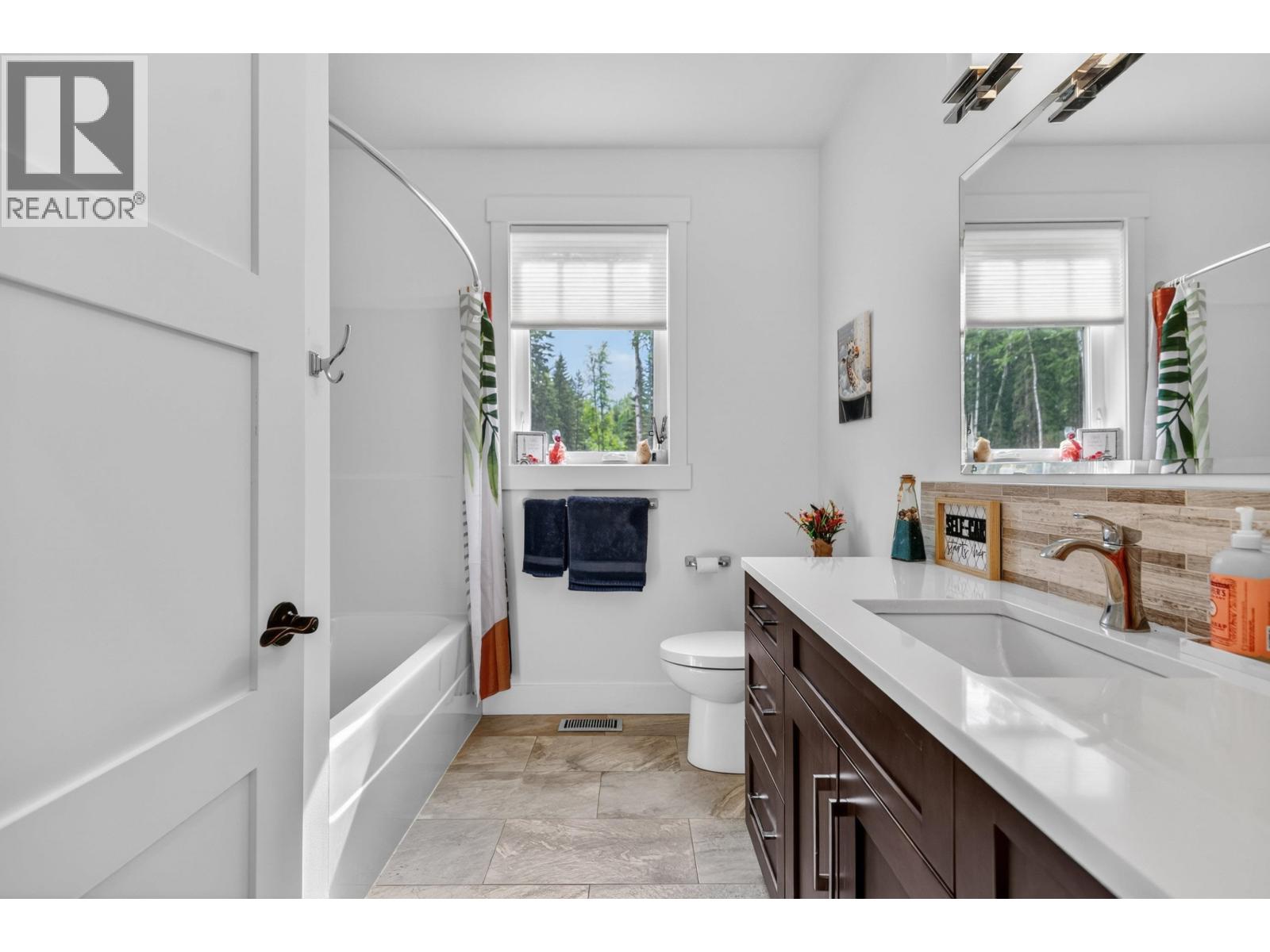 110 WESTVIEW ROAD - 12