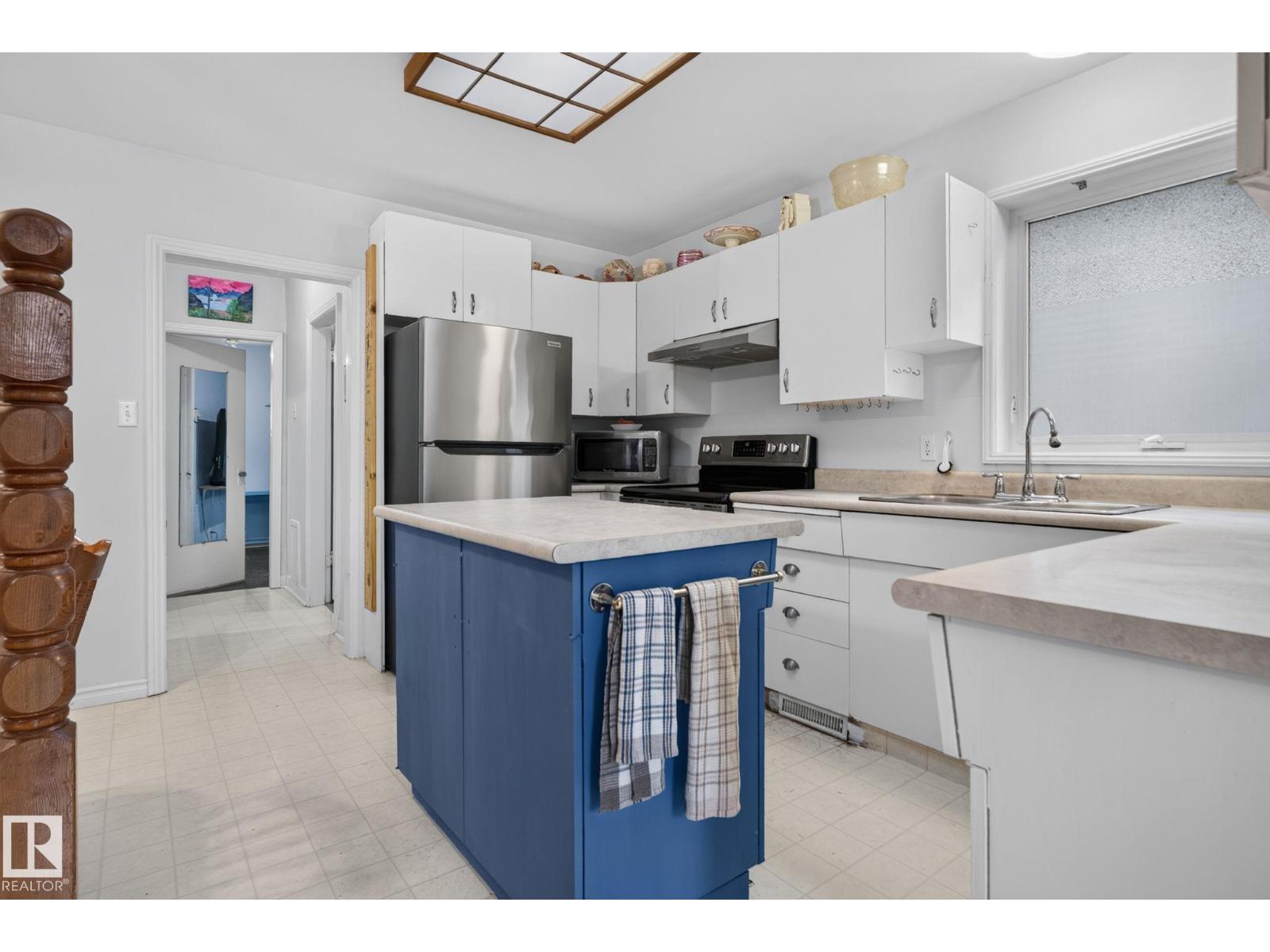 12703 122 ST NW - 8