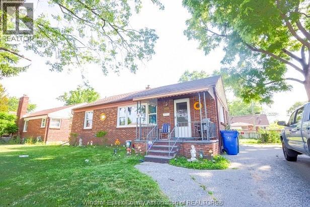 3124 BRUCE AVENUE - 1