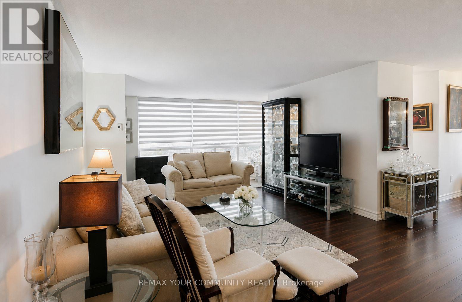 #301 326 MAJOR MACKENZIE DRIVE E - 10