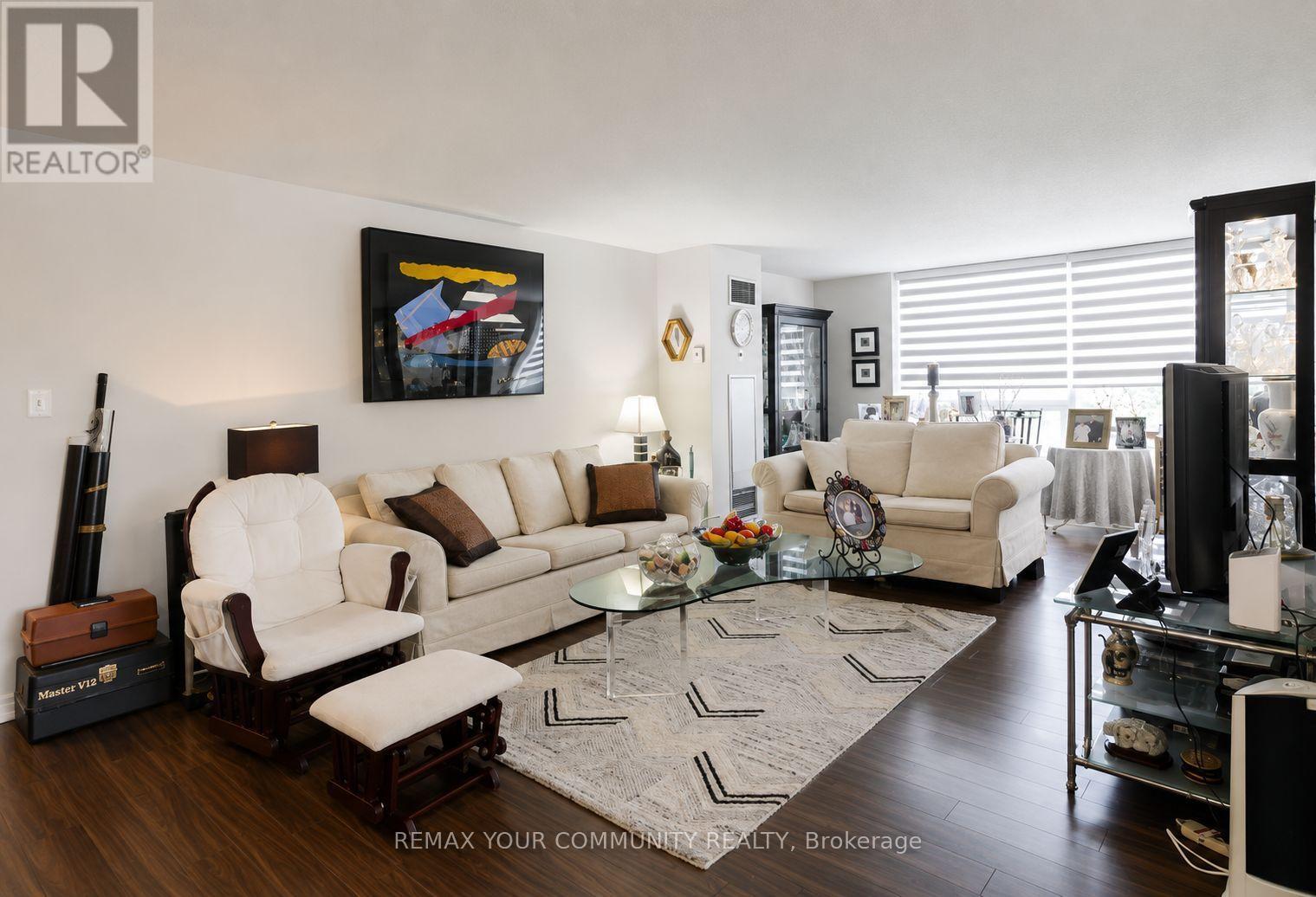#301 326 MAJOR MACKENZIE DRIVE E - 9
