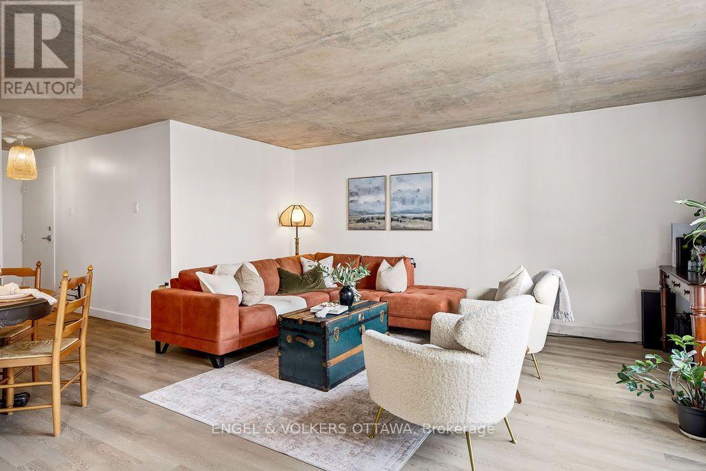 #1602 475 LAURIER AVENUE W - 1