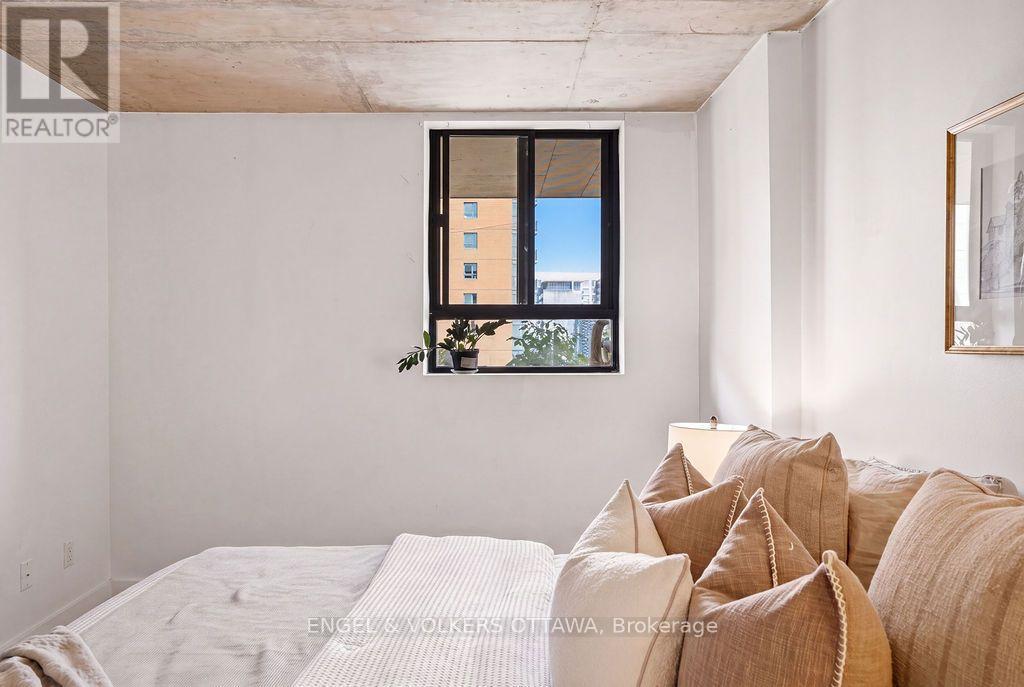 #1602 475 LAURIER AVENUE W - 20