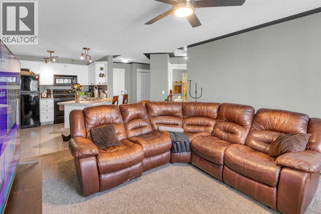 #203 345 Rocky Vista Park NW - 12