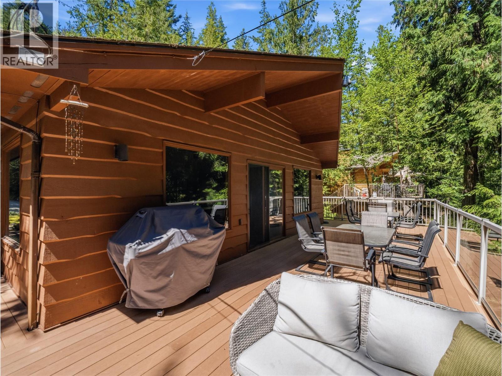 #28 7429 Sunnybrae Canoe Point Road - 32