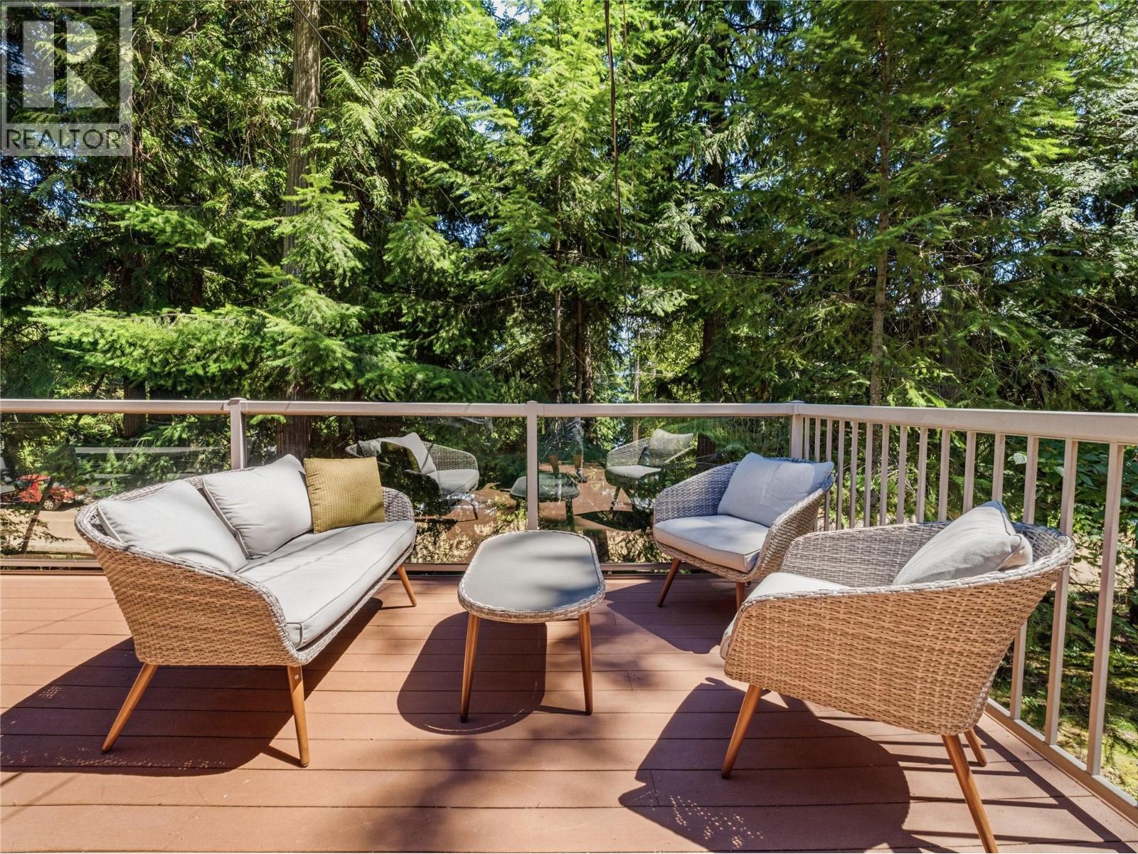 #28 7429 Sunnybrae Canoe Point Road - 35