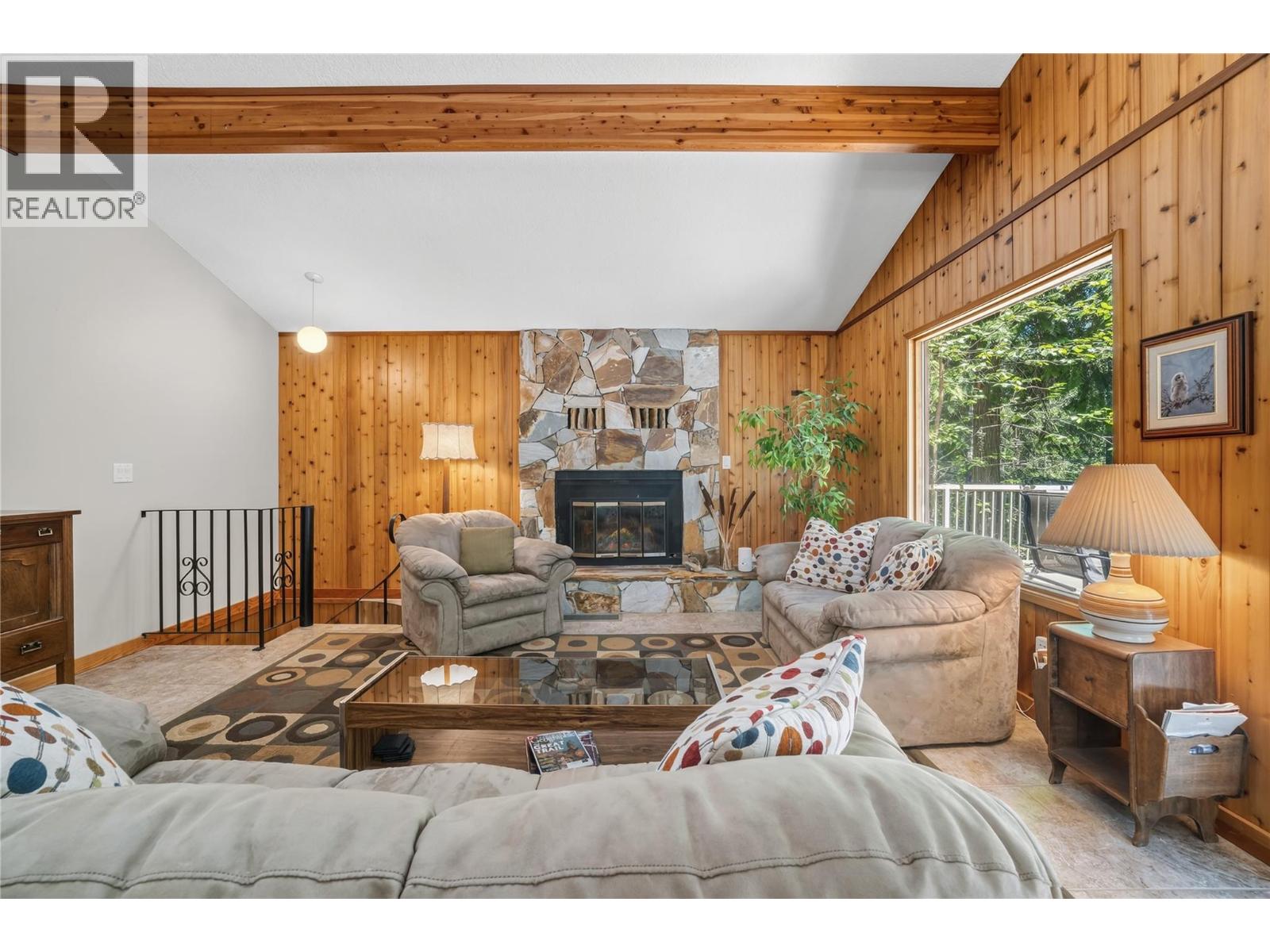 #28 7429 Sunnybrae Canoe Point Road - 8