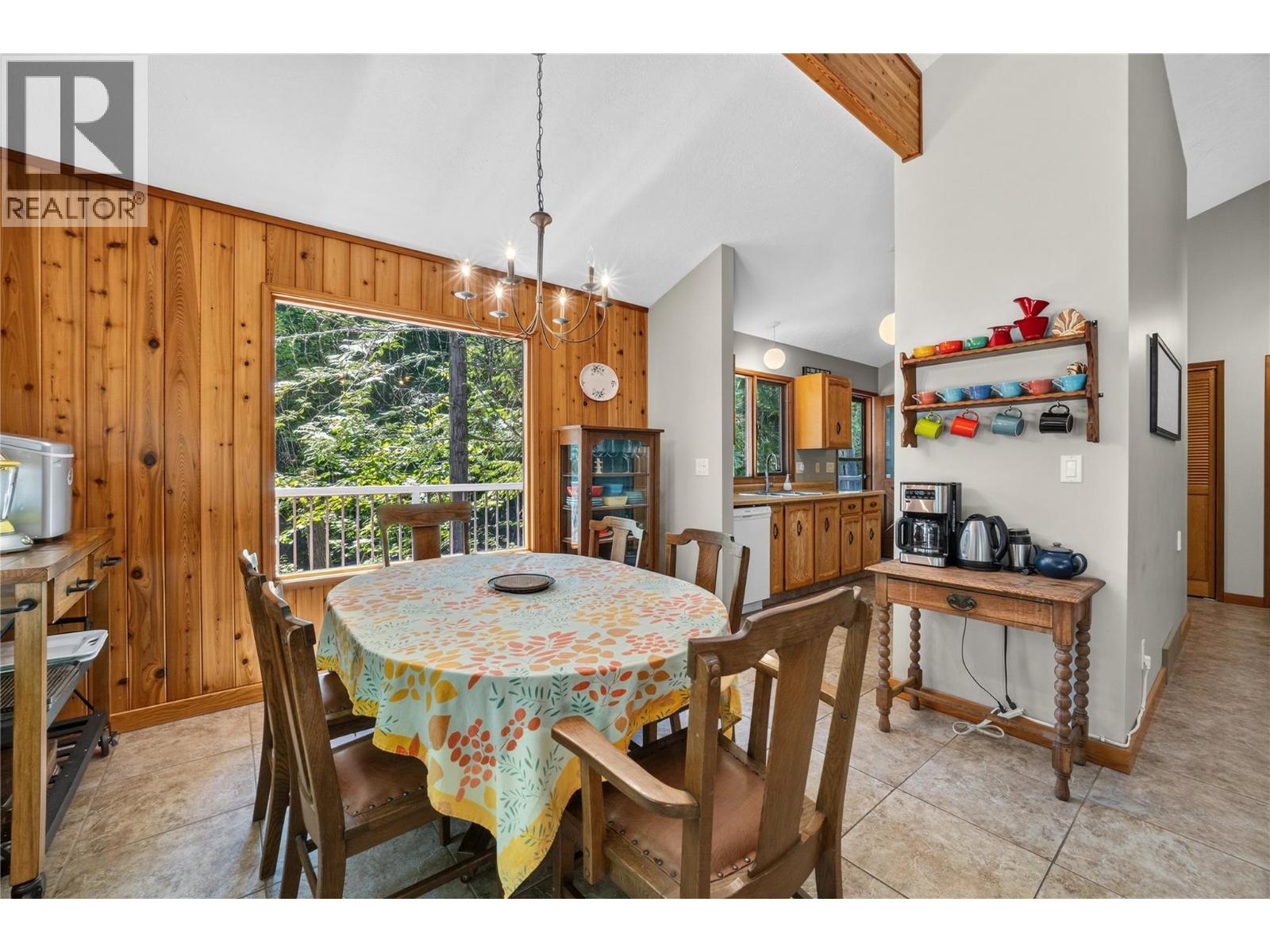#28 7429 Sunnybrae Canoe Point Road - 13