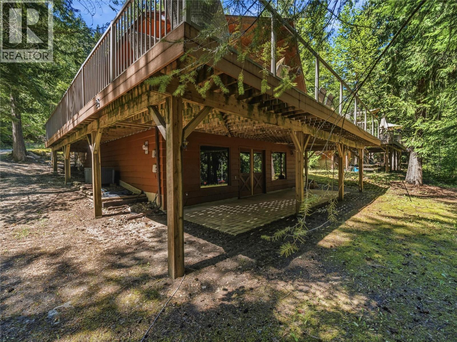 #28 7429 Sunnybrae Canoe Point Road - 39