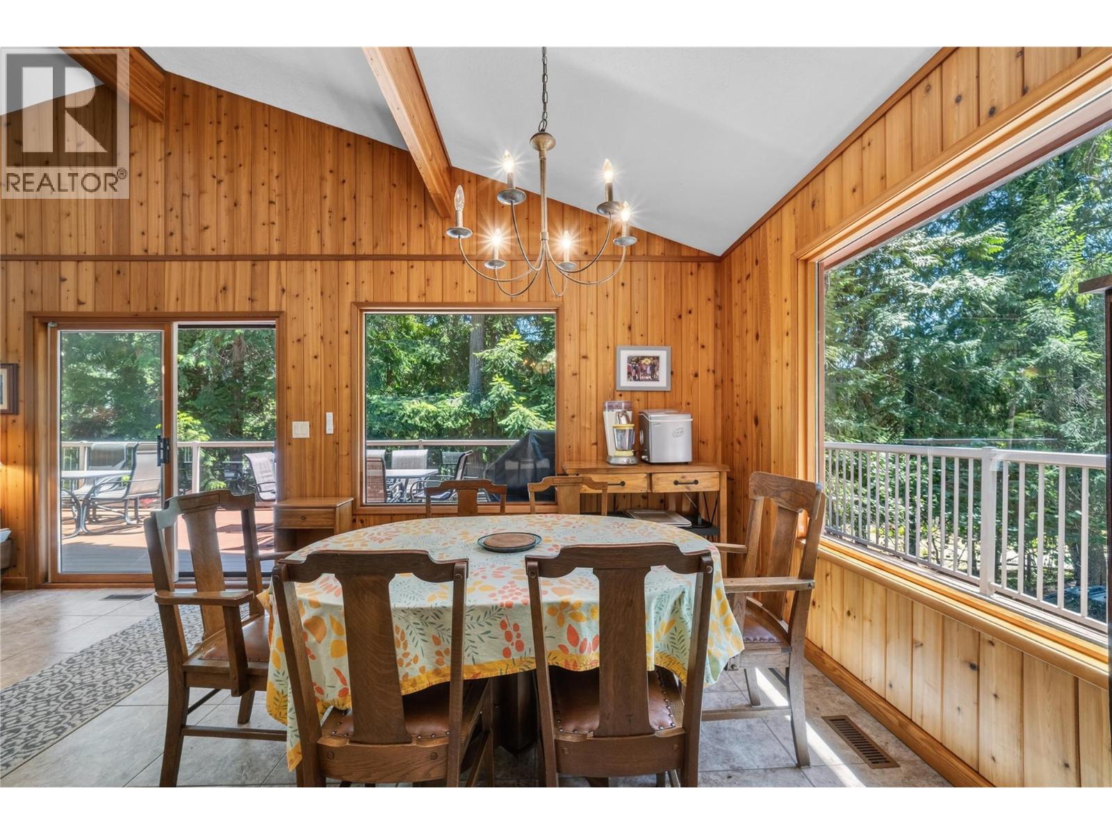 #28 7429 Sunnybrae Canoe Point Road - 11