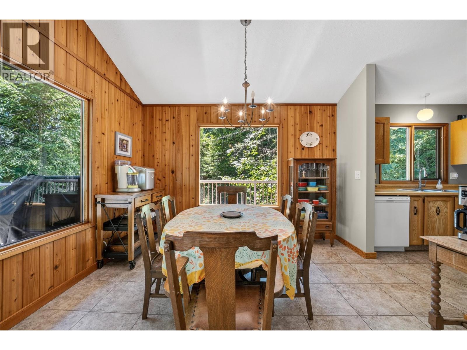 #28 7429 Sunnybrae Canoe Point Road - 12