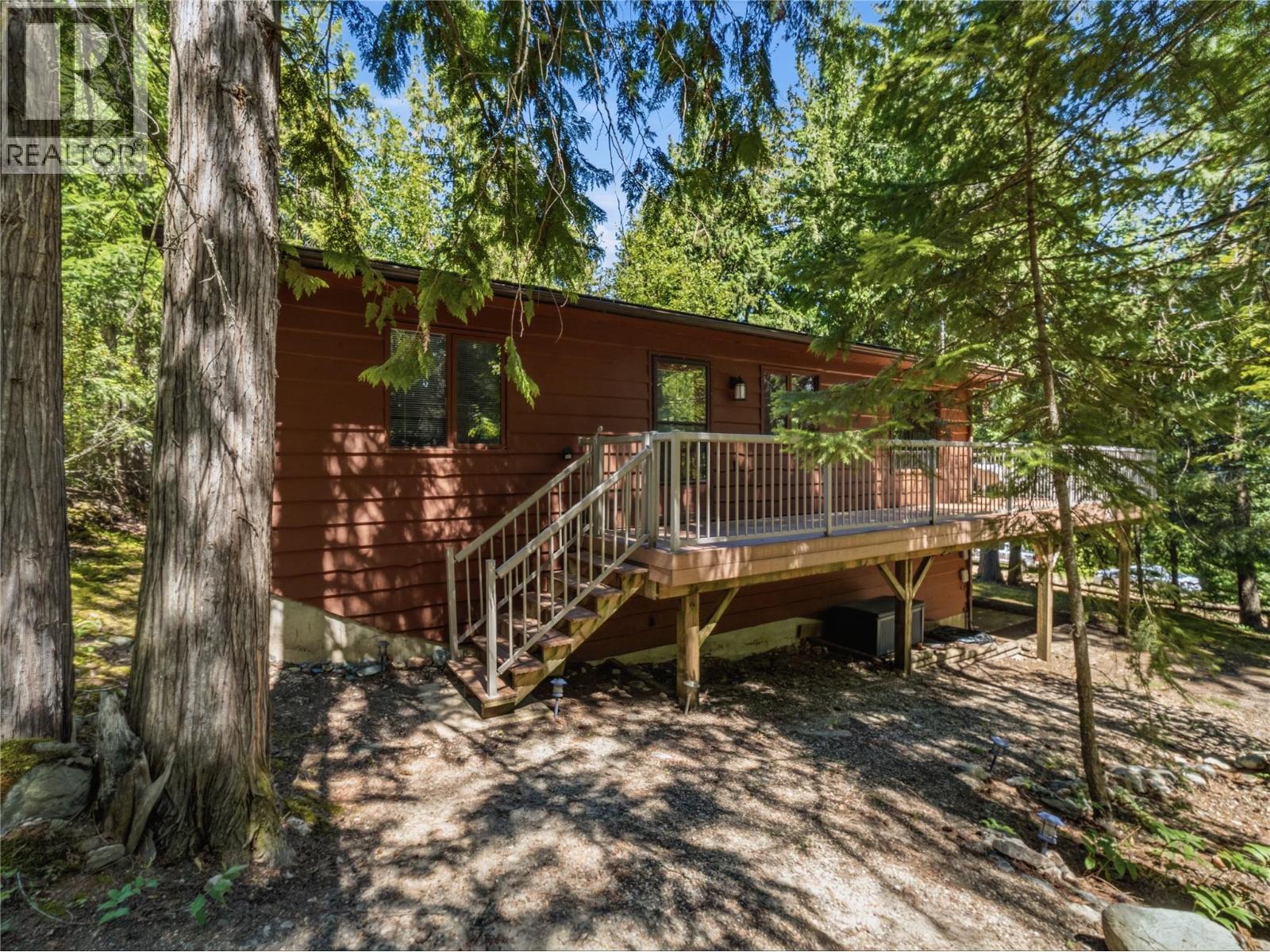 #28 7429 Sunnybrae Canoe Point Road - 37
