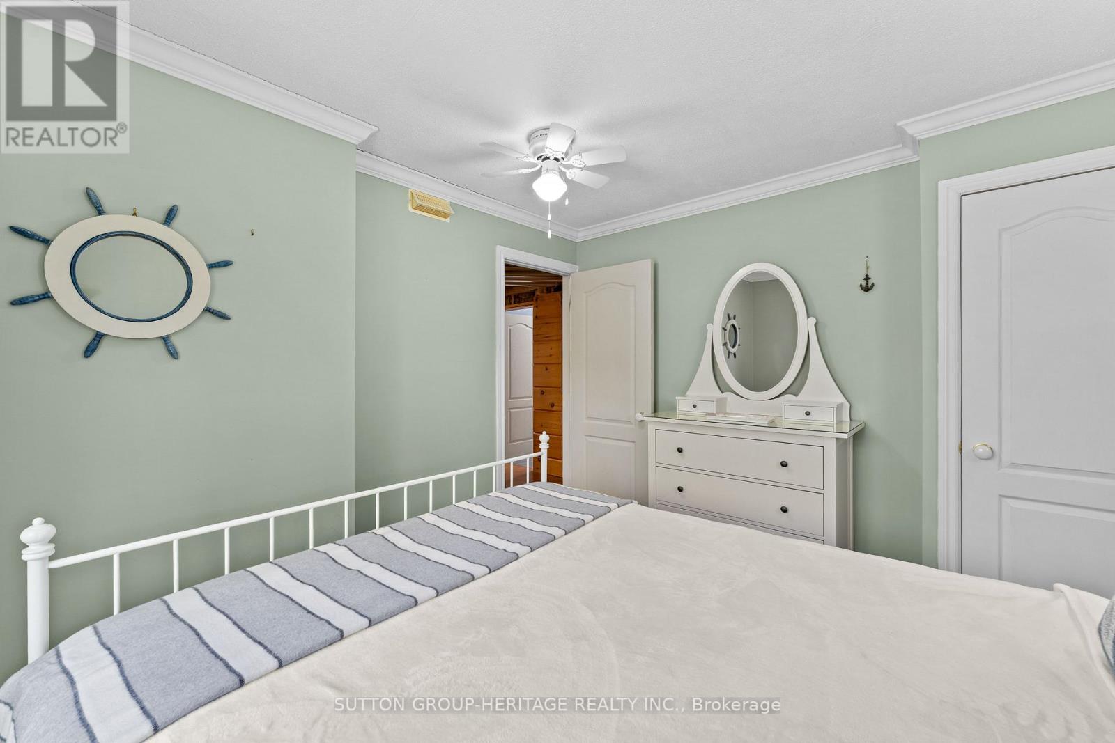 11 CROOKED COURT - 28