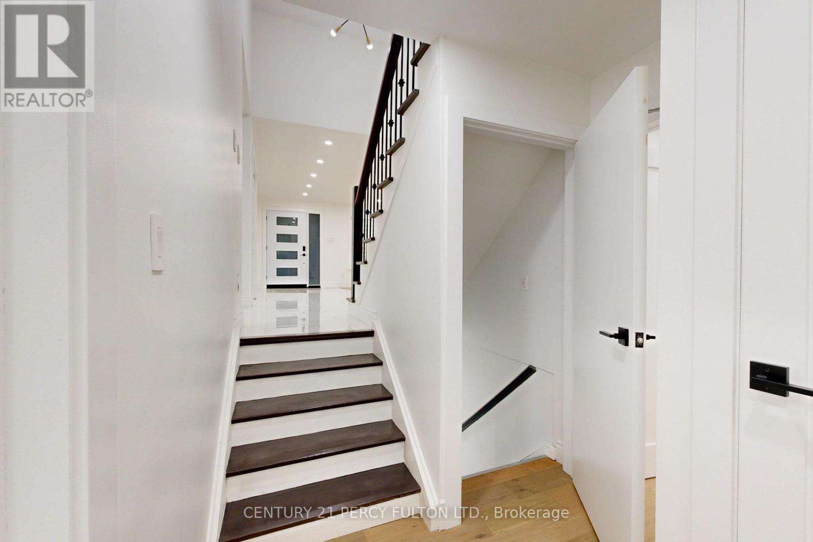 78 AGINCOURT DRIVE - 18