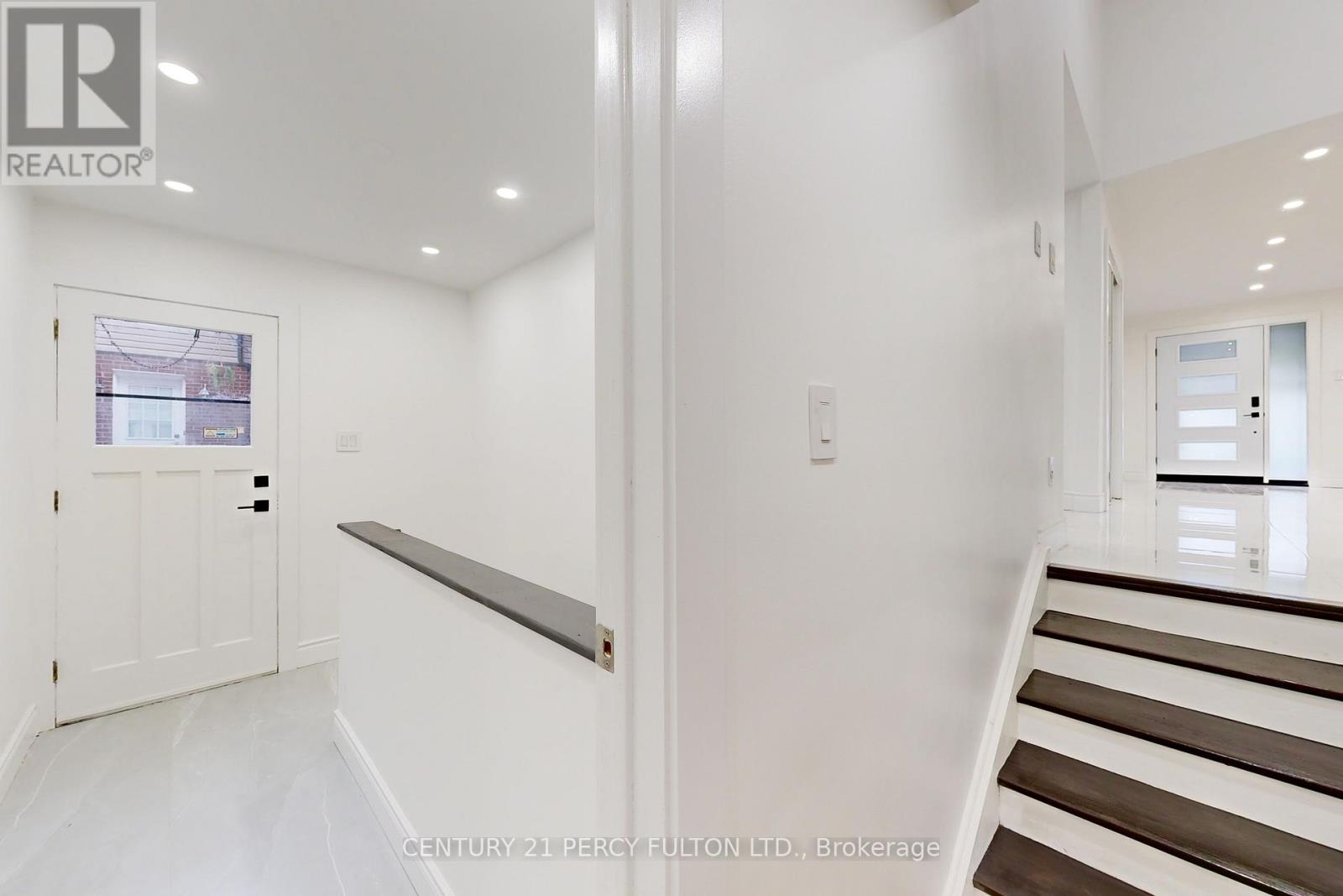 78 AGINCOURT DRIVE - 19
