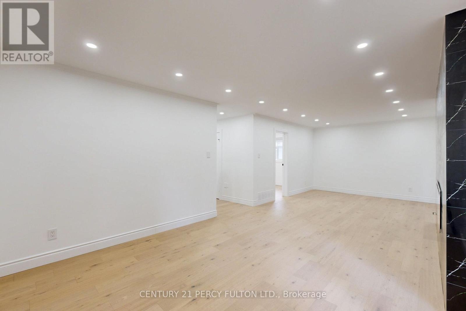 78 AGINCOURT DRIVE - 24