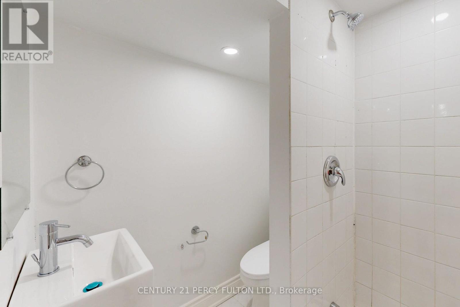 78 AGINCOURT DRIVE - 34