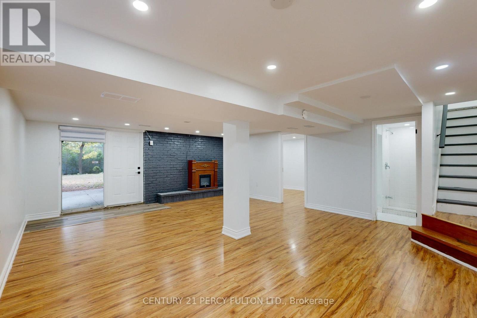 78 AGINCOURT DRIVE - 35