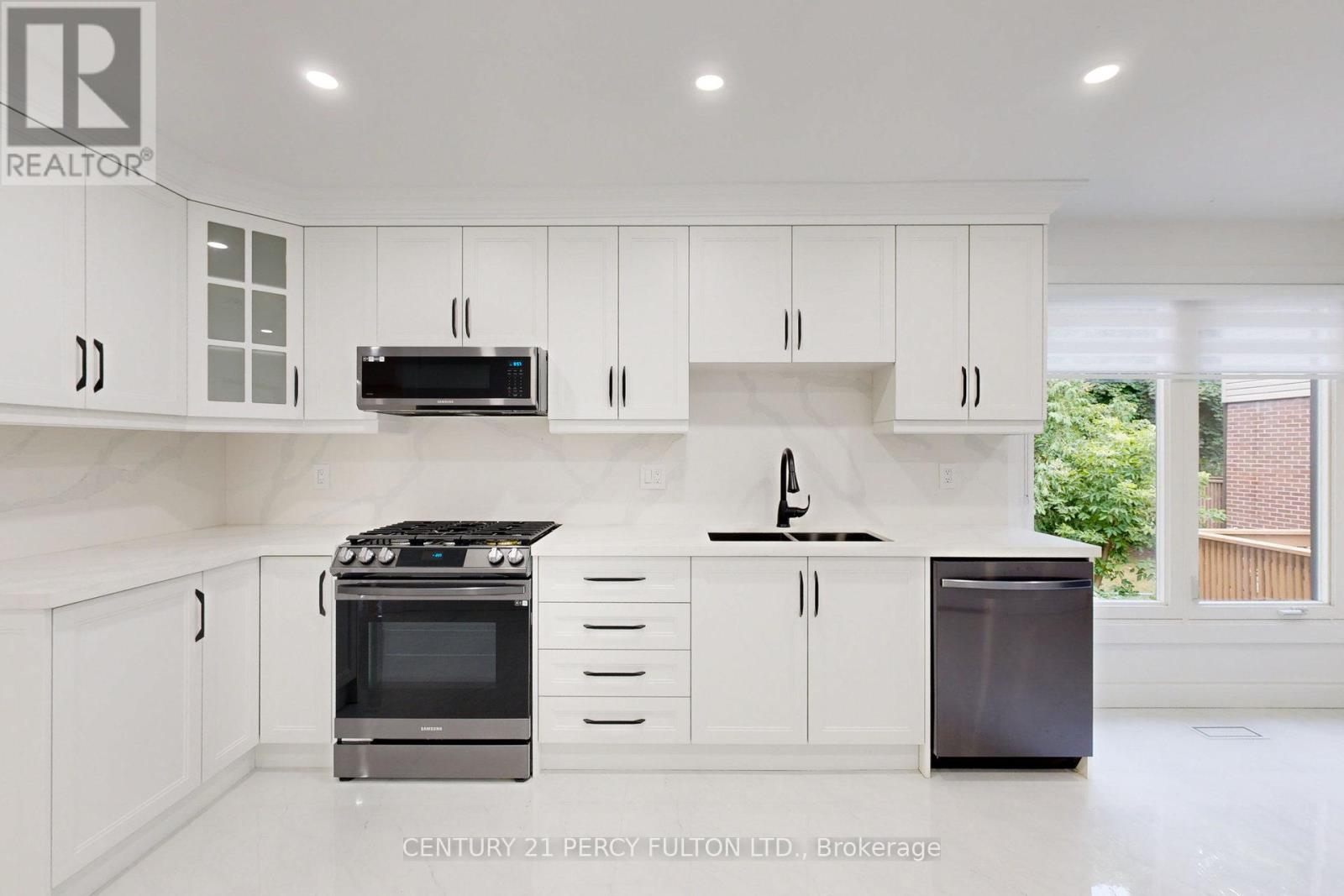 78 AGINCOURT DRIVE - 7