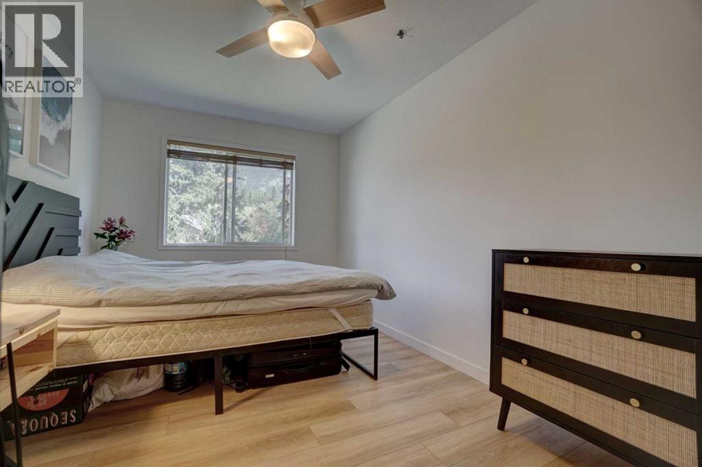 #209 1080C Cougar Creek Drive - 16