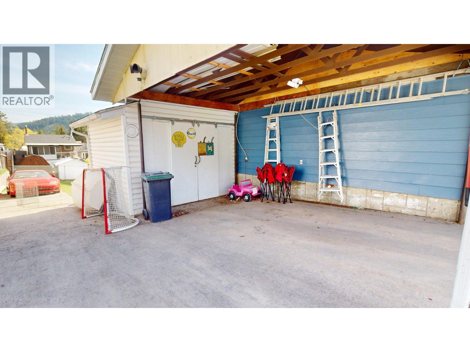 2607 ALPINE Drive - 30