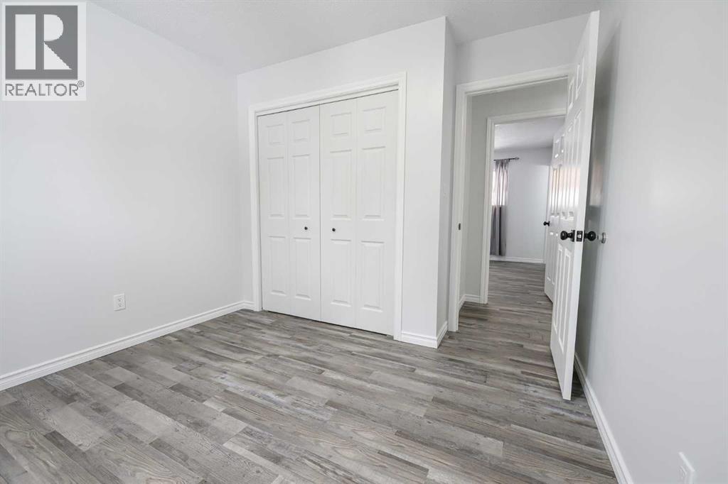 11421 96B Street - 18