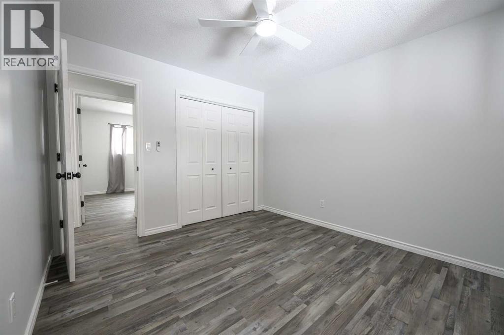 11421 96B Street - 16
