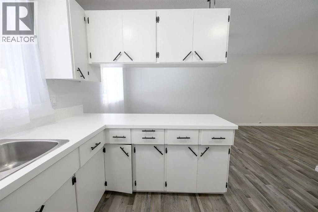 11421 96B Street - 13