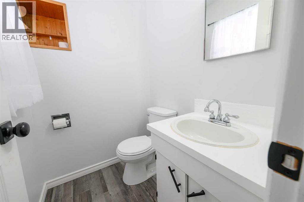 11421 96B Street - 14