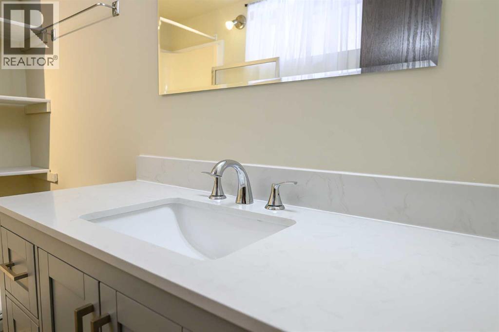 11421 96B Street - 34