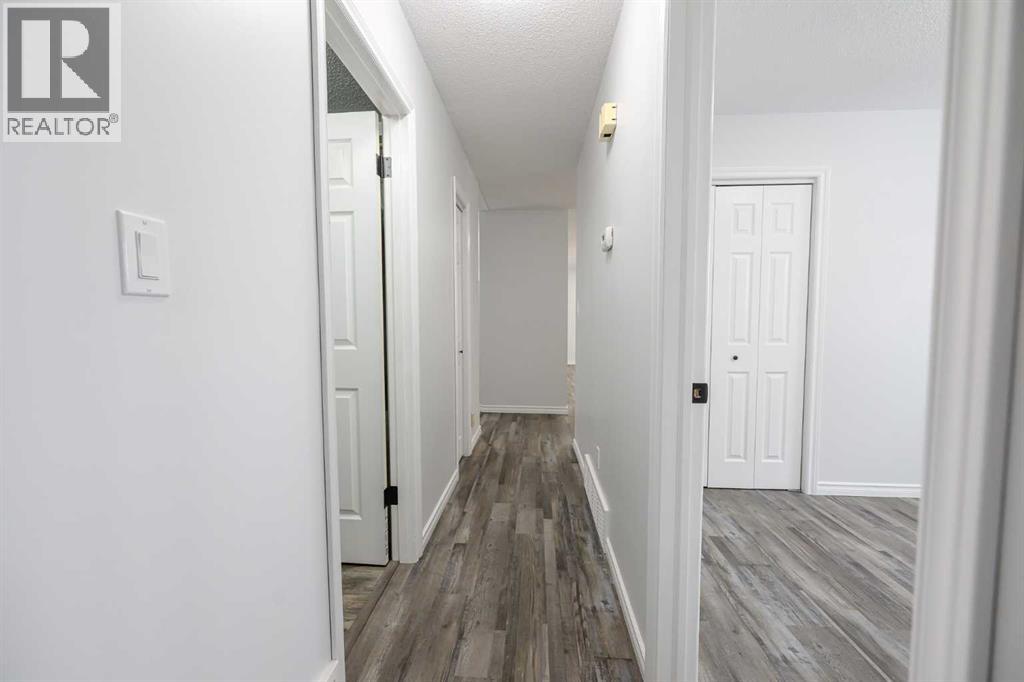 11421 96B Street - 19