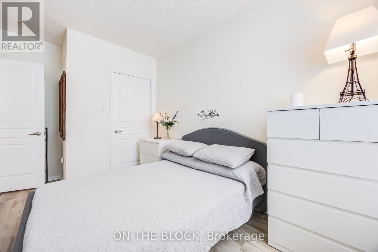 #107 2495 DUNDAS STREET W - 12