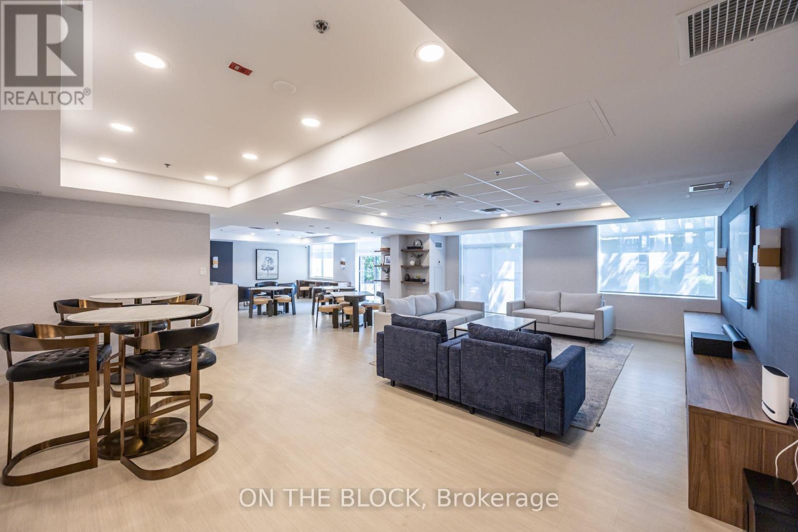 #107 2495 DUNDAS STREET W - 24