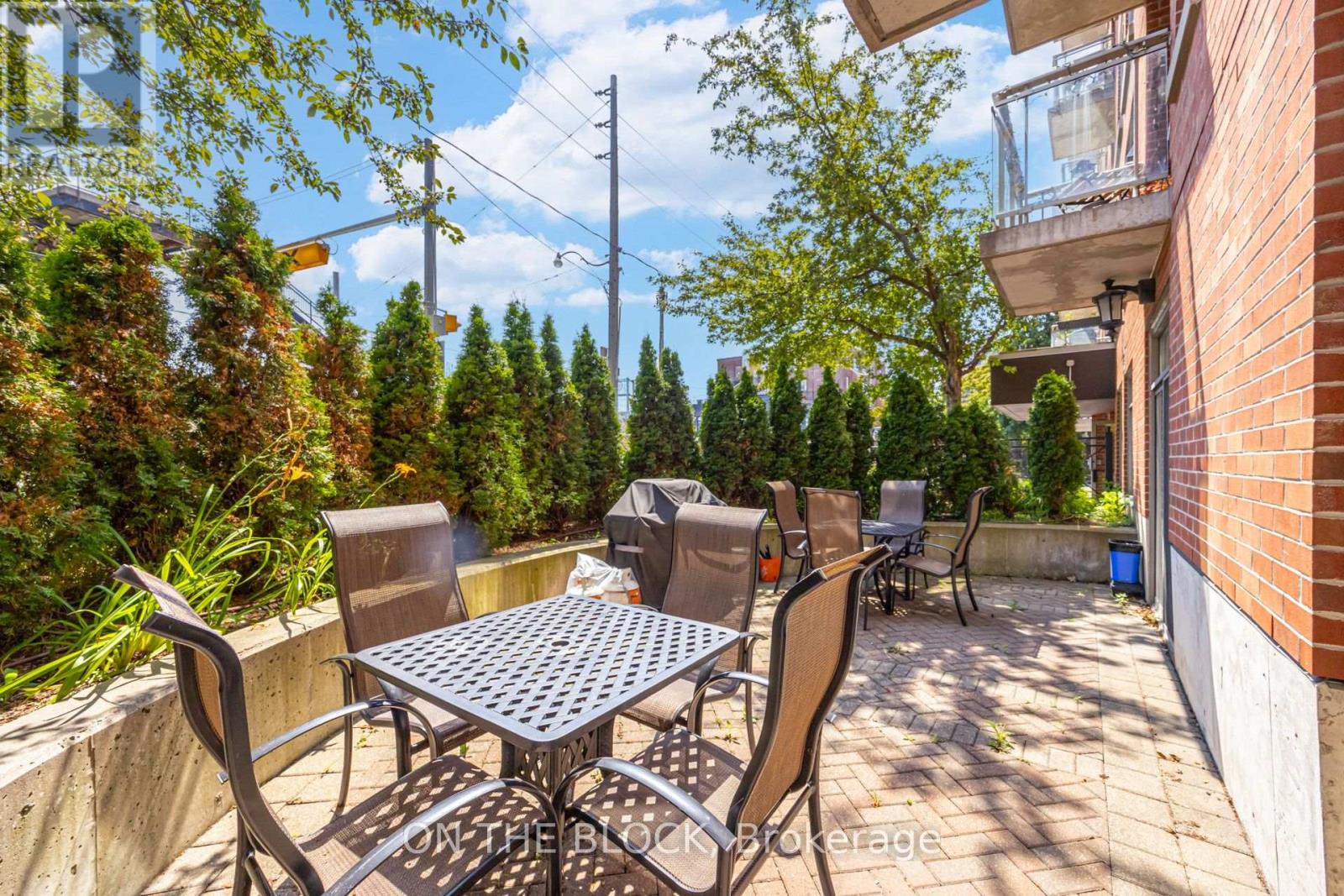 #107 2495 DUNDAS STREET W - 29