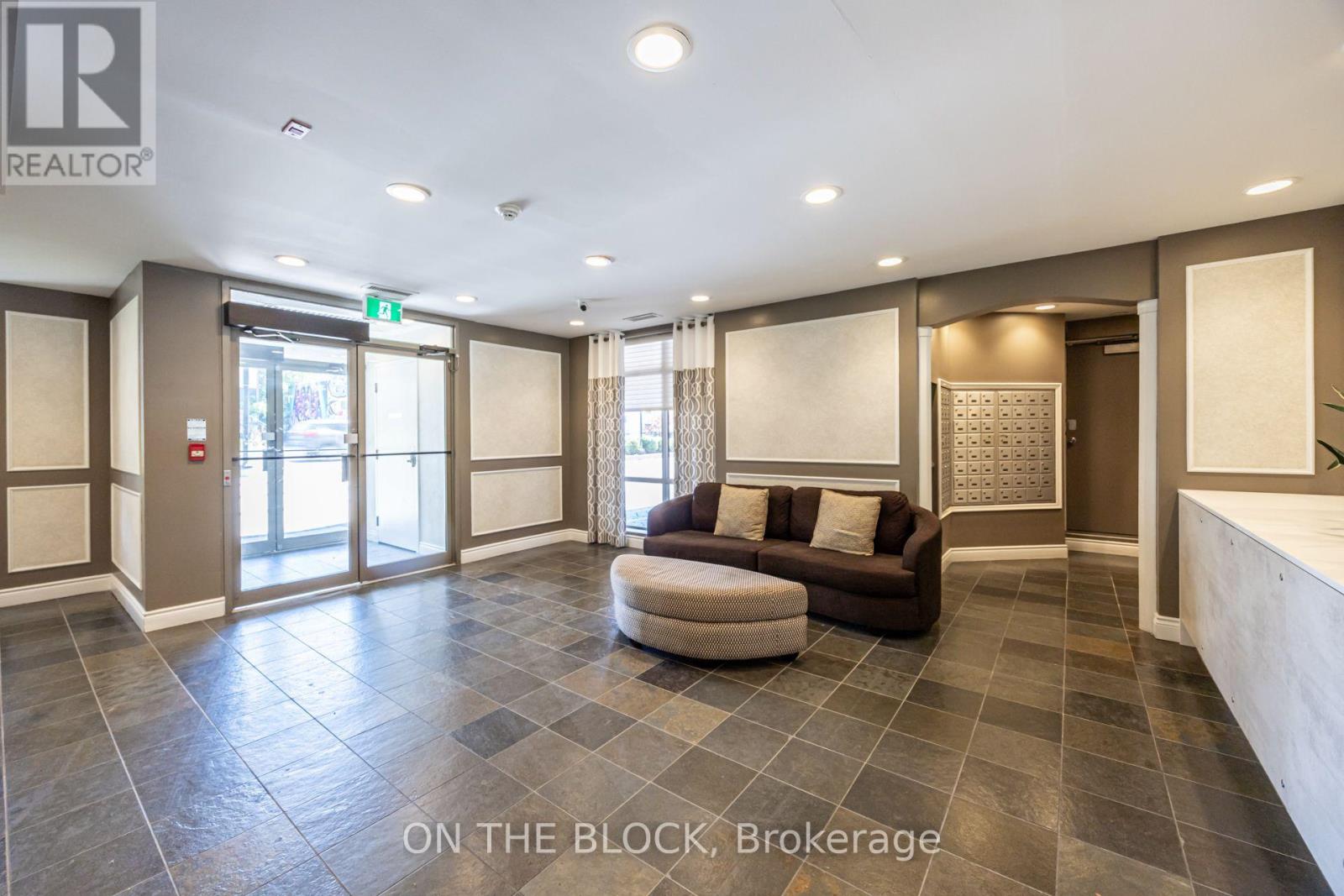 #107 2495 DUNDAS STREET W - 30