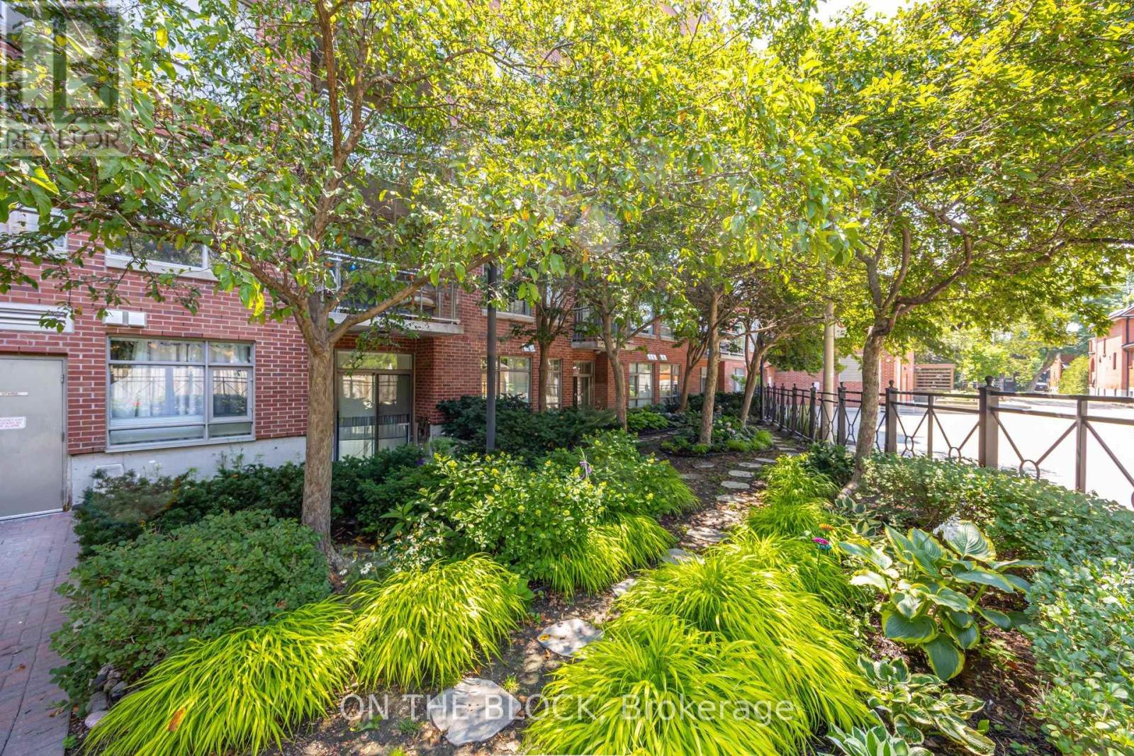 #107 2495 DUNDAS STREET W - 33