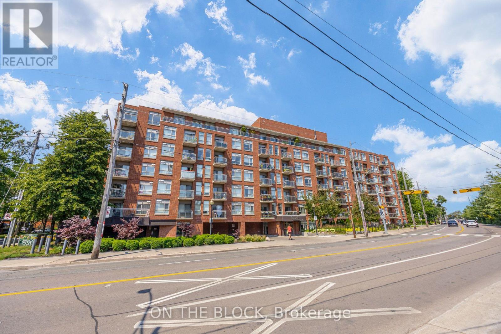 #107 2495 DUNDAS STREET W - 34