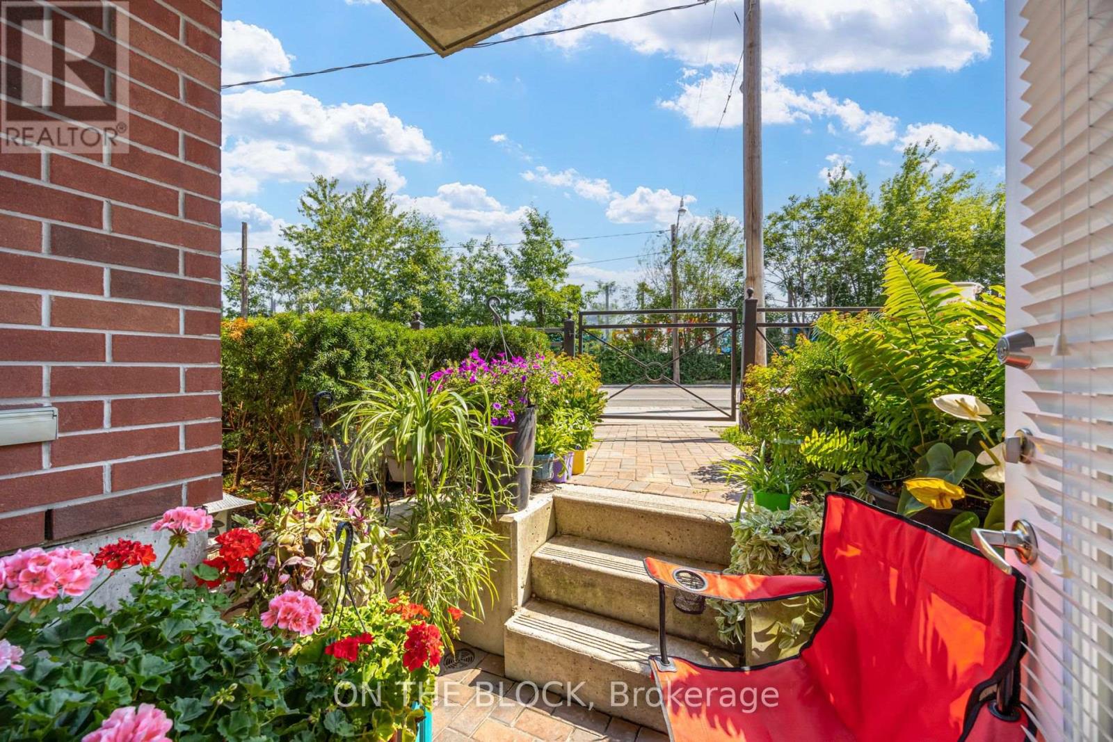 #107 2495 DUNDAS STREET W - 6