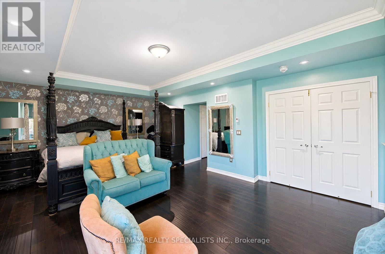 4 BURLWOOD ROAD - 36