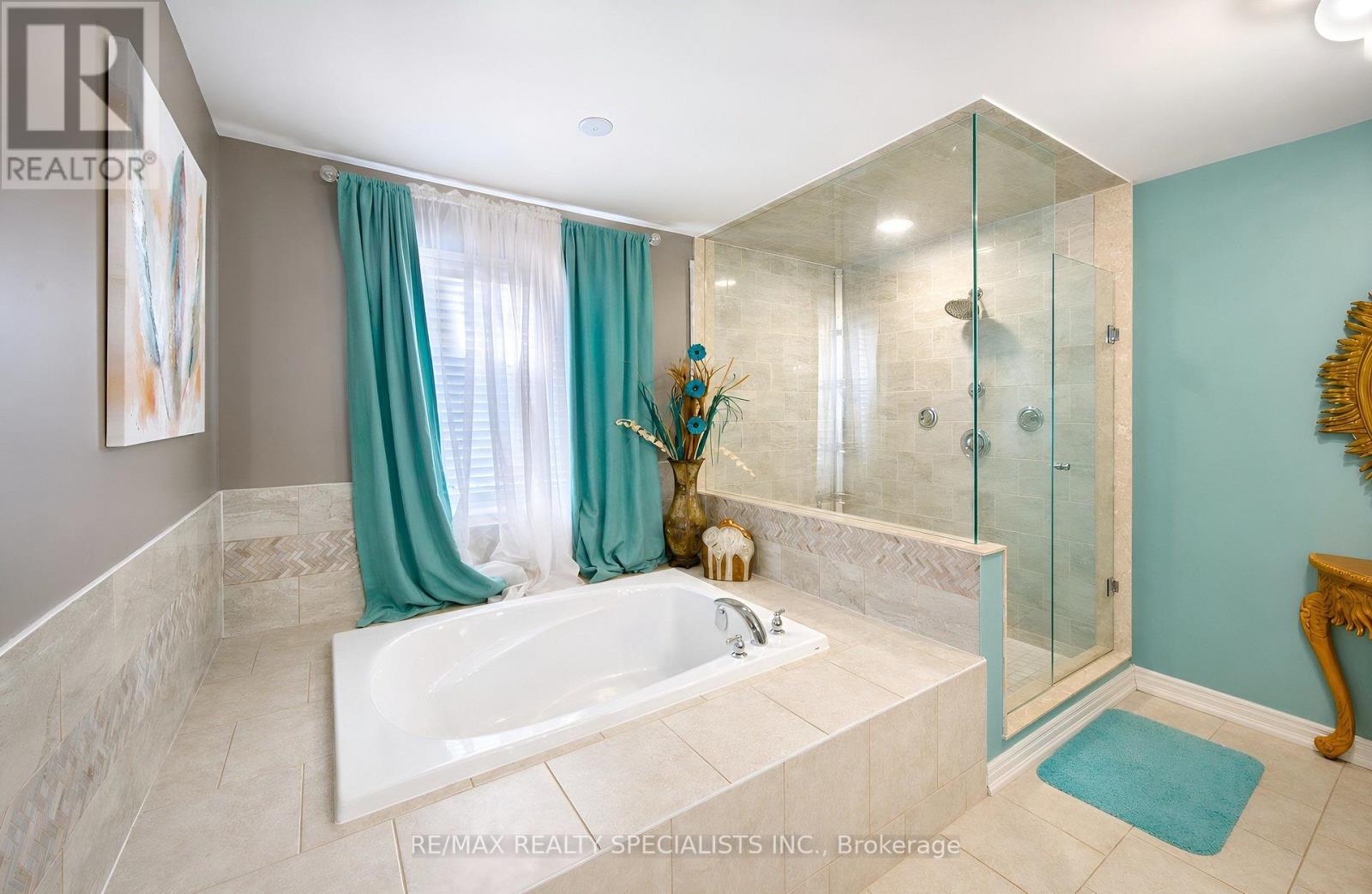 4 BURLWOOD ROAD - 40