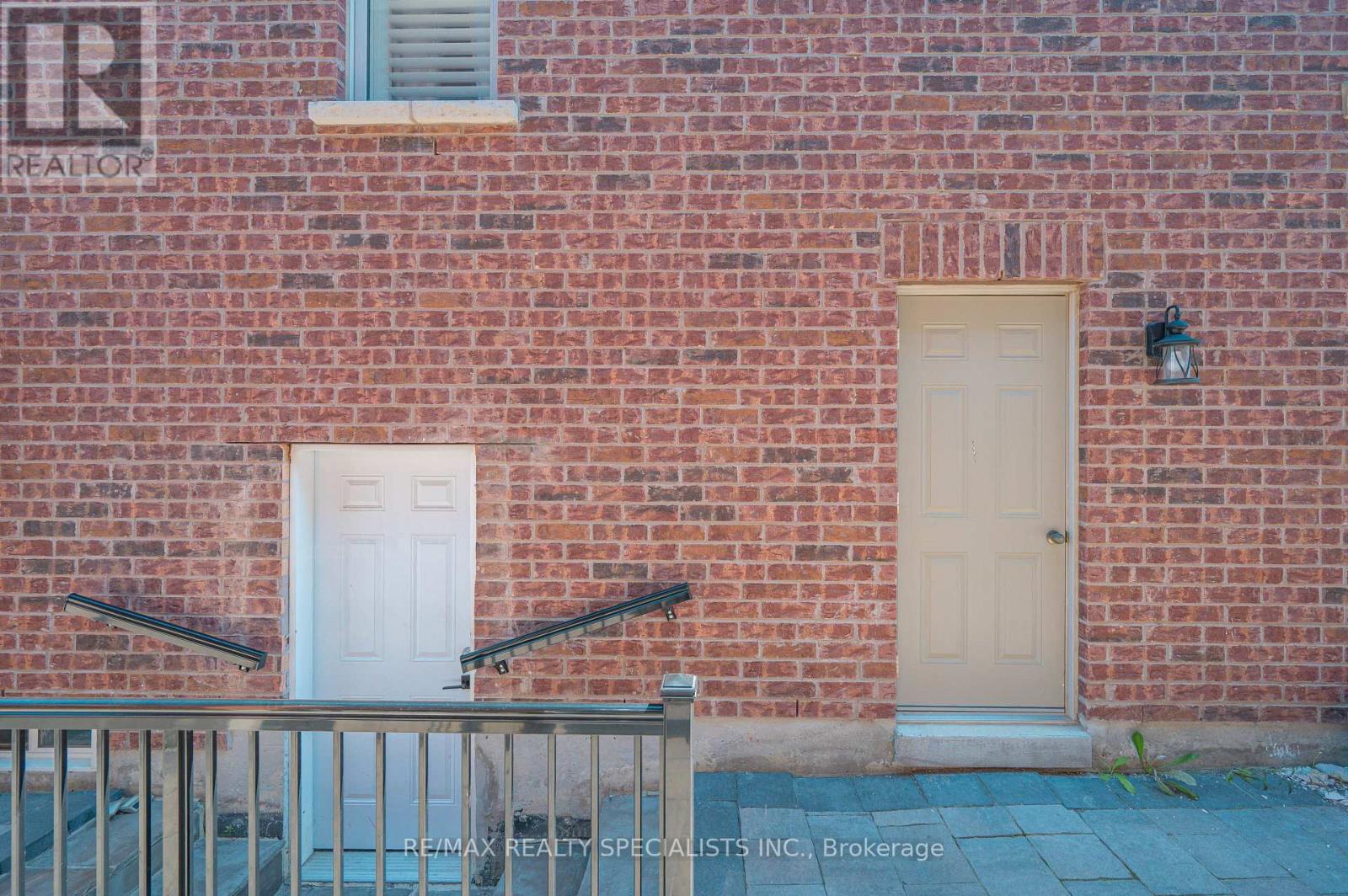 4 BURLWOOD ROAD - 43