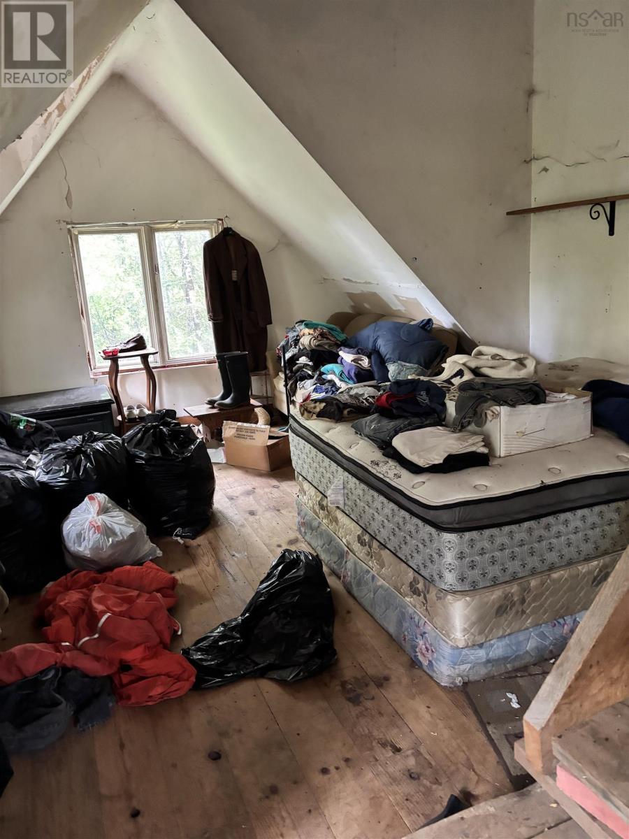 320 Charles Hill Road - 10