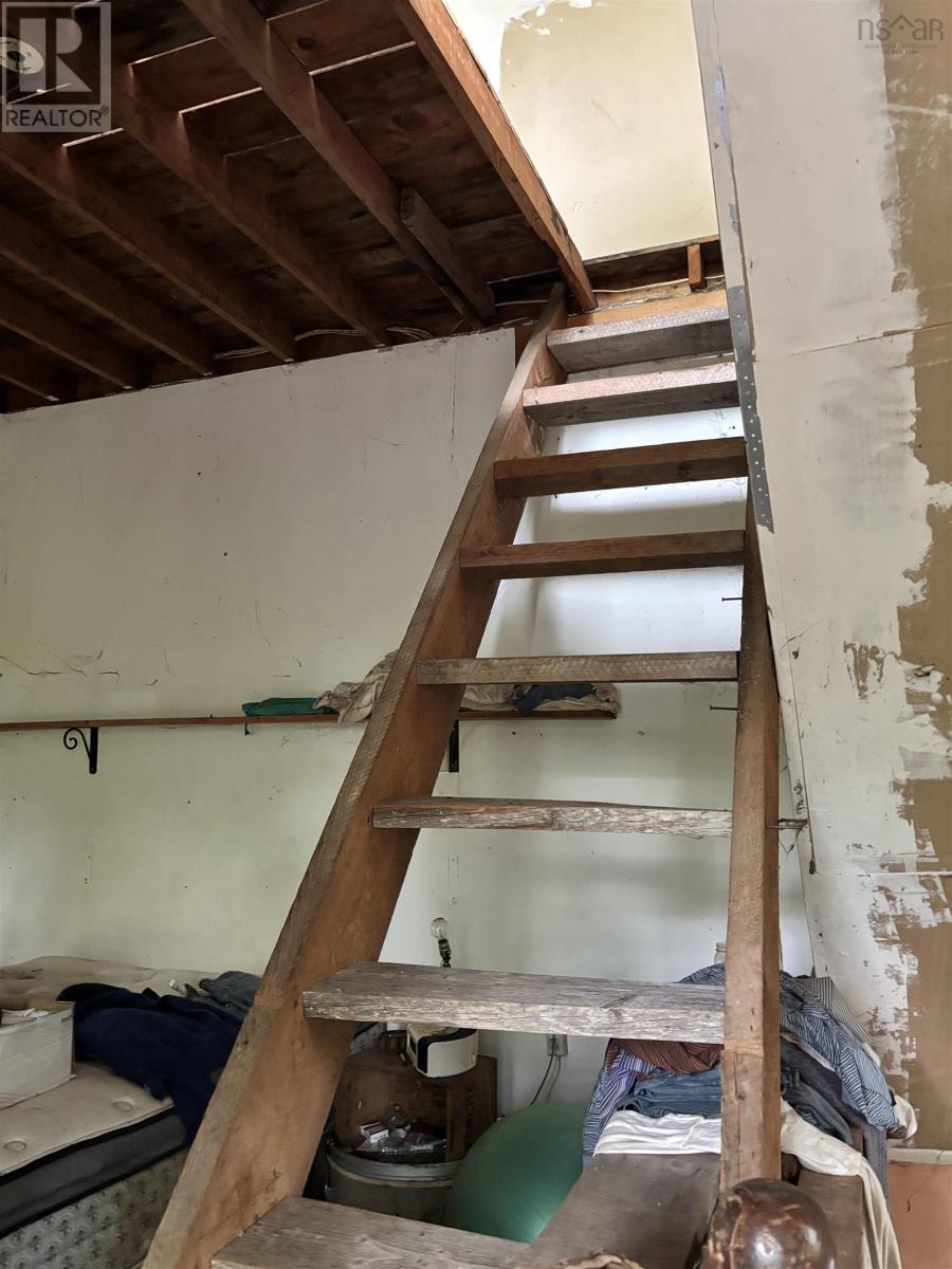 320 Charles Hill Road - 11