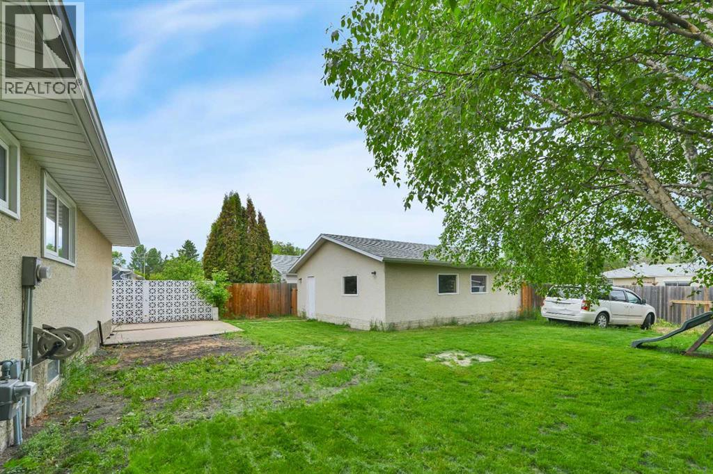 3405 55 Avenue - 33