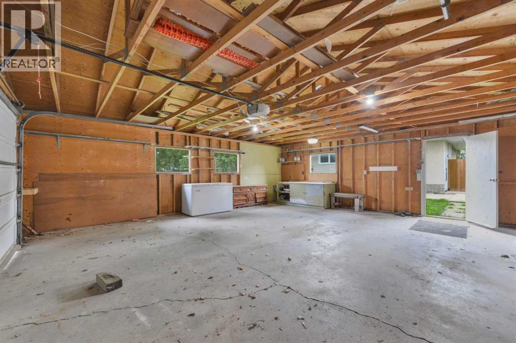 3405 55 Avenue - 30