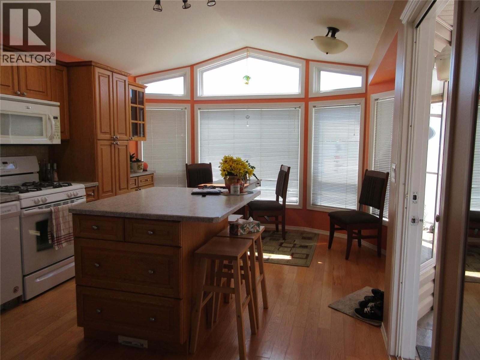 #140 415 Commonwealth Road - 9