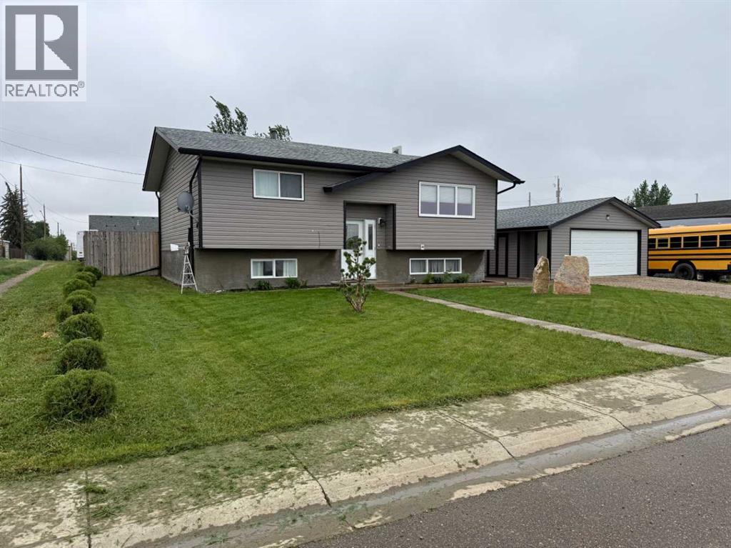 302 5 Avenue W - 29