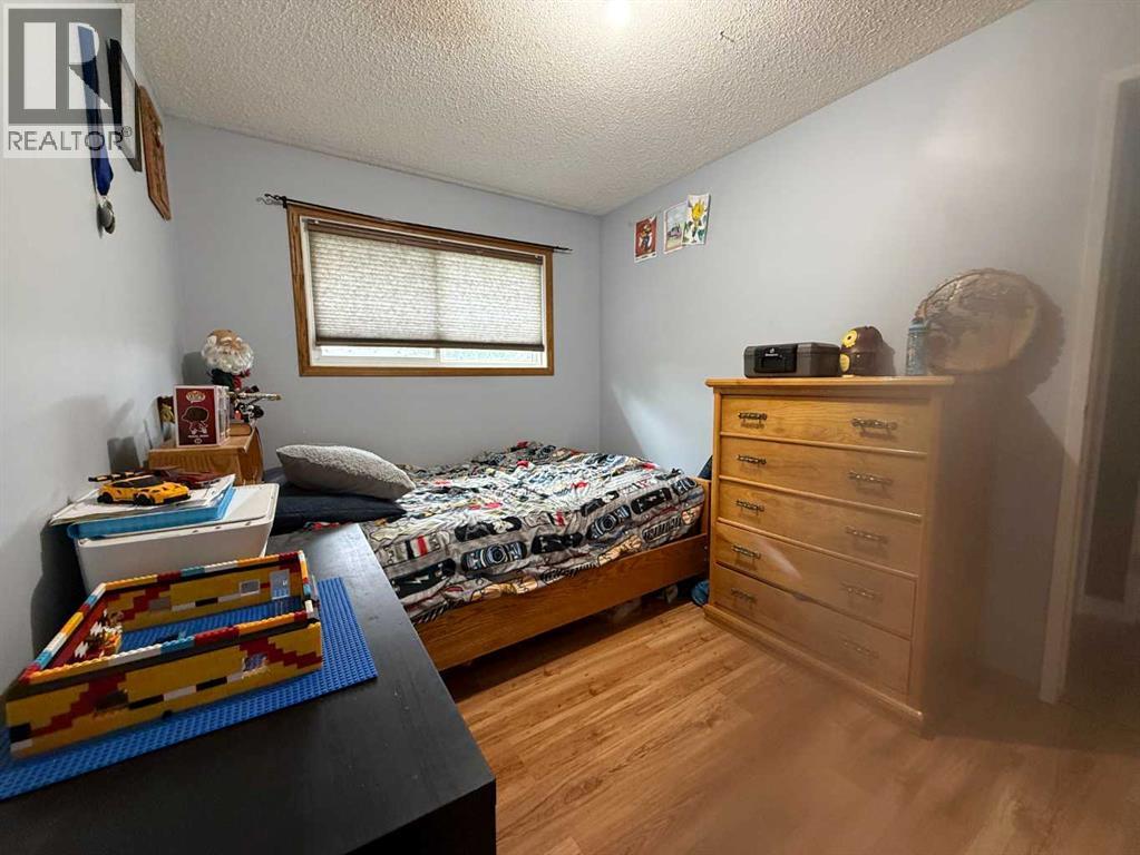 302 5 Avenue W - 15